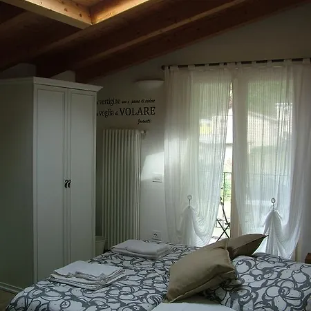 Il Noce Finestra Bed and Breakfast Roe
