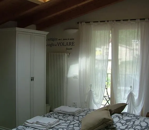 Il Noce Finestra Bed & Breakfast Roe